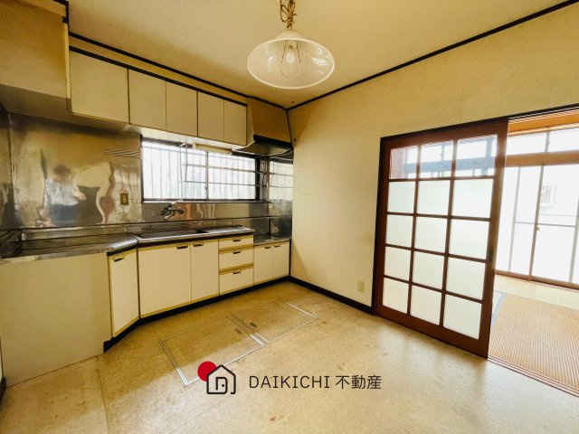 【居間・リビング】 | 児玉郡上里町大字七本木　中古戸建