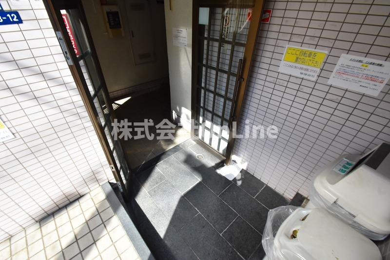 メゾン小若江のエントランス