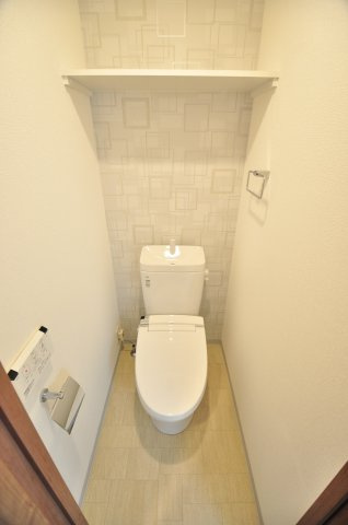 大阪市都島区都島北通２丁目の賃貸マンションのトイレ