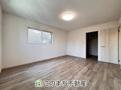 【洋室】 | クライン宇都宮市宮原第1期　2号棟 | ペアガラスは断熱性・気密性・防音・防犯にとても効果的です。