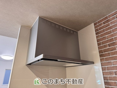 【キッチン】 | クライン宇都宮市宮原第1期　2号棟 | お料理の匂いもスッキリ♪シンプルデザインで掃除も簡単‼