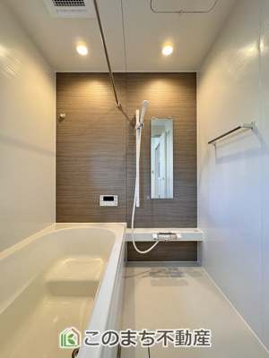 【浴室】 | クライン宇都宮市宮原第1期　2号棟 | ゆったりと入れるフルオートバスはお子様との団らんバスタイムが楽しめます♪
足を伸ばしてゆったりくつろげる１坪バスルームです☆