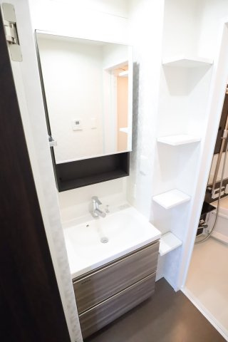 大阪市城東区蒲生２丁目の賃貸マンションの洗面所