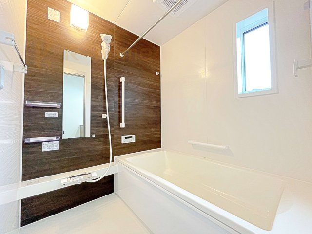 坂東市沓掛23-P1　新築戸建て　19号棟の浴室|足を伸ばしてもゆったりできるバスルーム♪機能性も取り入れて使い易さも保証します♪
