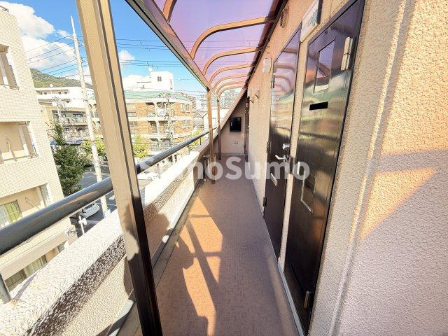 ハローグリーンハイツ岡本のバルコニー