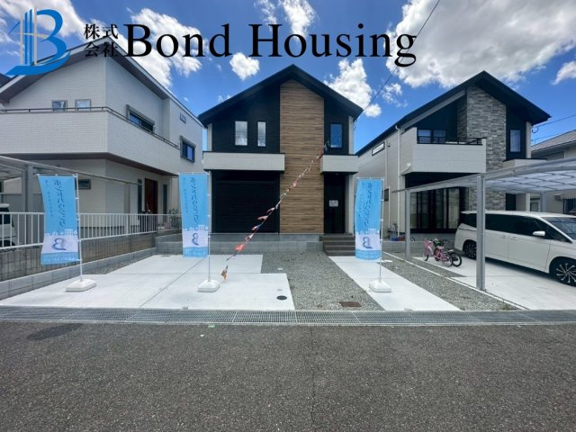 床暖房標準装備　美賀多台1期　全2　2号棟の外観