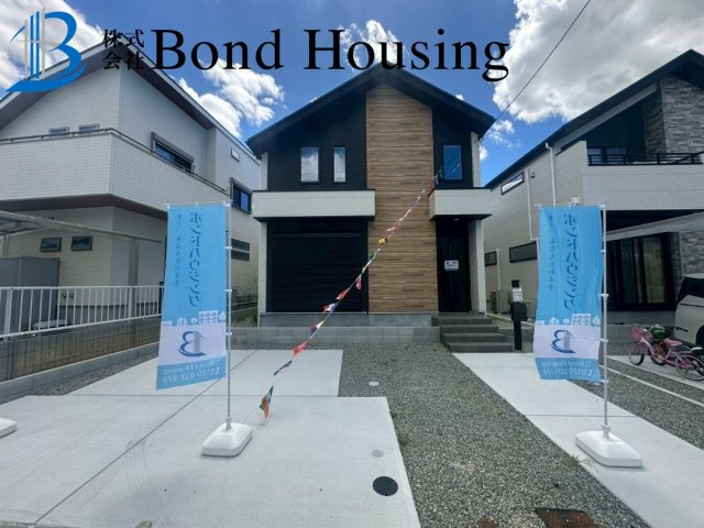 床暖房標準装備　美賀多台1期　全2　2号棟の駐車場