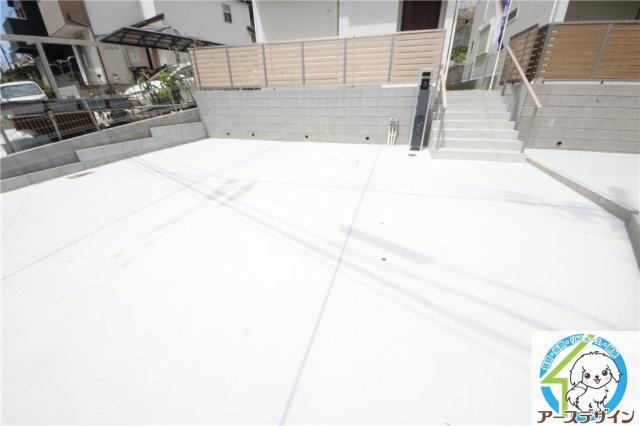 明石市大久保町西脇の新築一戸建の駐車場