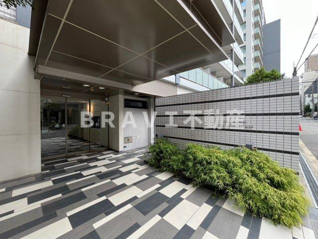 リビオレゾン中央鎗屋町　BRAVI不動産のエントランス|【リビオレゾン中央鎗屋町】ゆとりのあるエントランスです