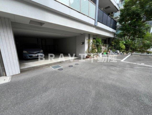 リビオレゾン中央鎗屋町　BRAVI不動産の駐車場|【リビオレゾン中央鎗屋町】駐車場です