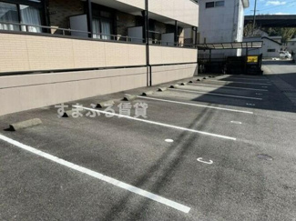 【駐車場】