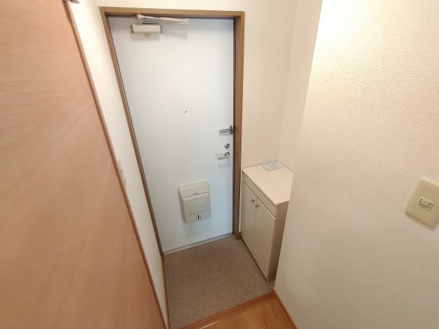 神戸市北区山田町小部字大東のアパートの玄関