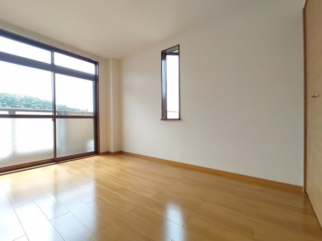 神戸市北区山田町小部字大東のアパート