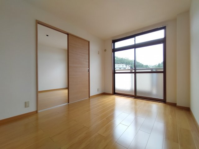 神戸市北区山田町小部字大東のアパート