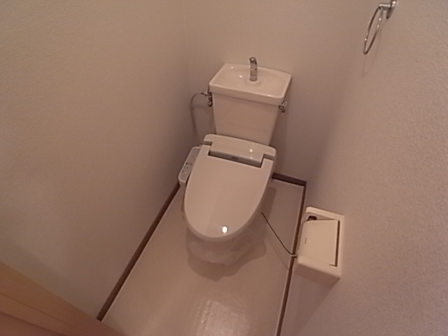 神戸市北区山田町小部字大東のアパートのトイレ|ウォシュレット付