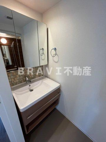 セレニテフラン本町　BRAVI不動産の独立洗面台|【セレニテフラン本町】独立洗面台、朝の身支度には欠かせません