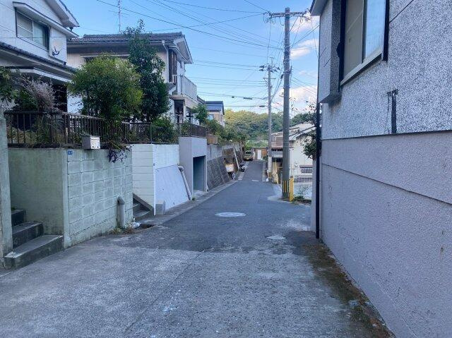 【前面道路含む現地写真】