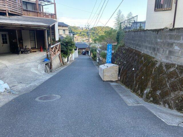 【前面道路含む現地写真】