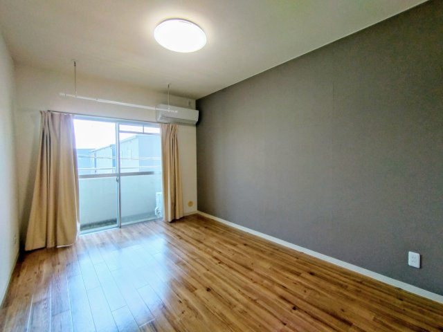【洋室】 | ロイヤルコーポ北中島