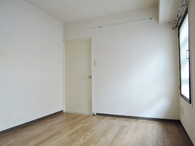 中村ビルの寝室