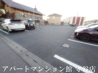 【駐車場】