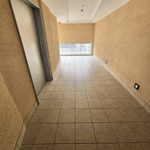 プレジャー室蘭駅前のロビー