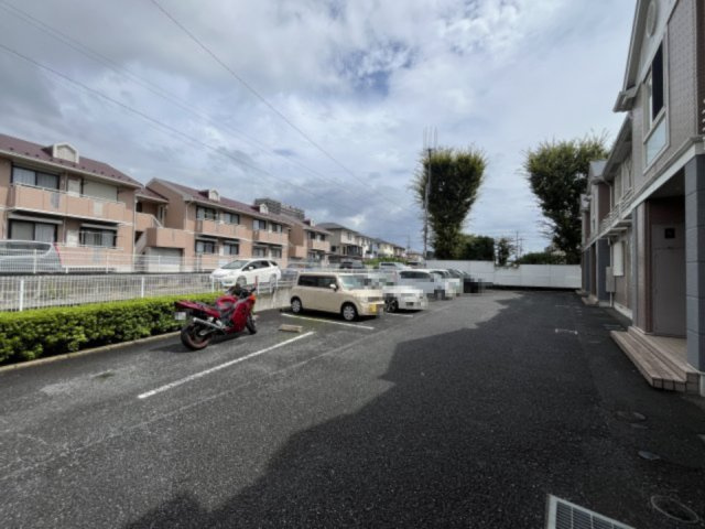 フィオーレ８の駐車場|駐車スペースもあります