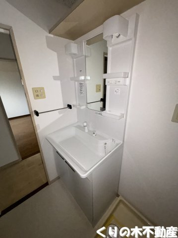 【洗面所】 | センチュリーハイツ | 明るい洗面所です