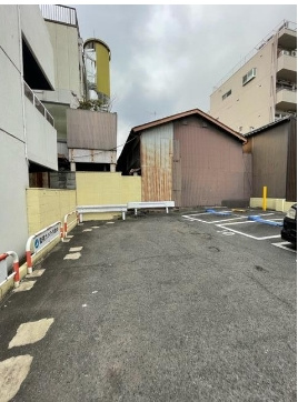 東山区常盤町　店舗戸建ての駐車場