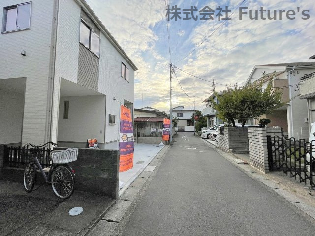 三郷市戸ヶ崎　新築戸建　全1棟の前面道路含む現地写真|前面道路含む現地写真です。