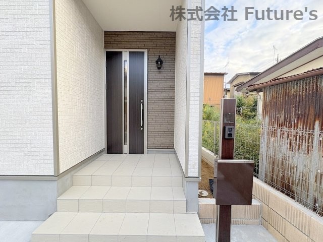 三郷市戸ヶ崎　新築戸建　全1棟のエントランス|建物エントランス
