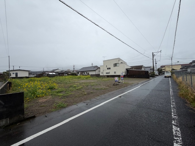 北諸県郡三股町大字樺山の売地の前面道路含む現地写真
