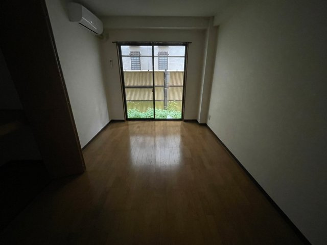 ビーンズバレーの洋室