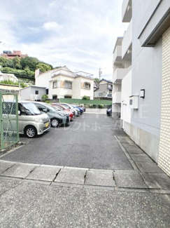 【駐車場】 | 駐車場があるので、車を買う予定の方も安心です