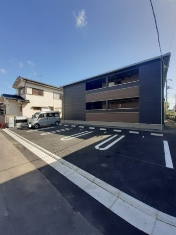 ラッフィーナＮの駐車場