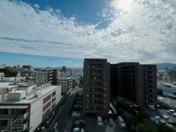 【展望】 | ロイヤルステージ高宮南☆仲介手数料無料☆ | なかなかいい眺めですね。目の前に高いビルは嫌だけど、あれくらい離れて見えるビルやマンションは、構造を美しく思うし、夜はまた別の良さを見せてくれます♪