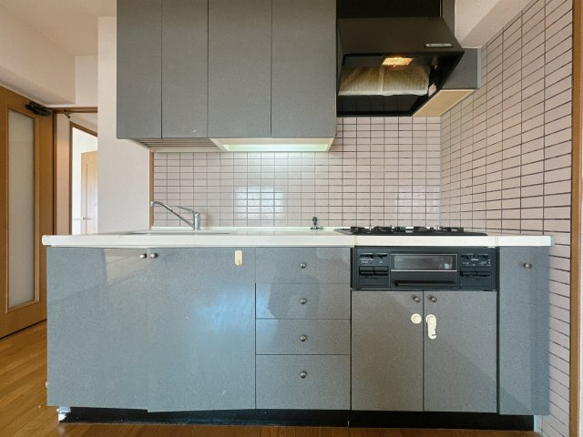 【キッチン】 | ロイヤルステージ高宮南☆仲介手数料無料☆ | 思い切ってリフォームするのも手ですね。選択肢は無限に♪