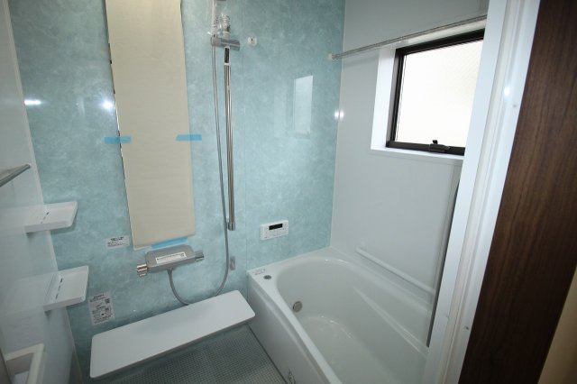 中須賀町　中古戸建（未入居物件）の浴室