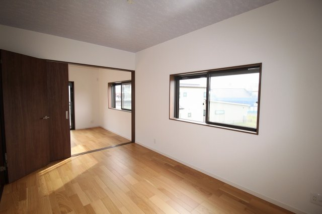 中須賀町　中古戸建（未入居物件）の洋室|2Ｆ　北西の部屋　6.8帖