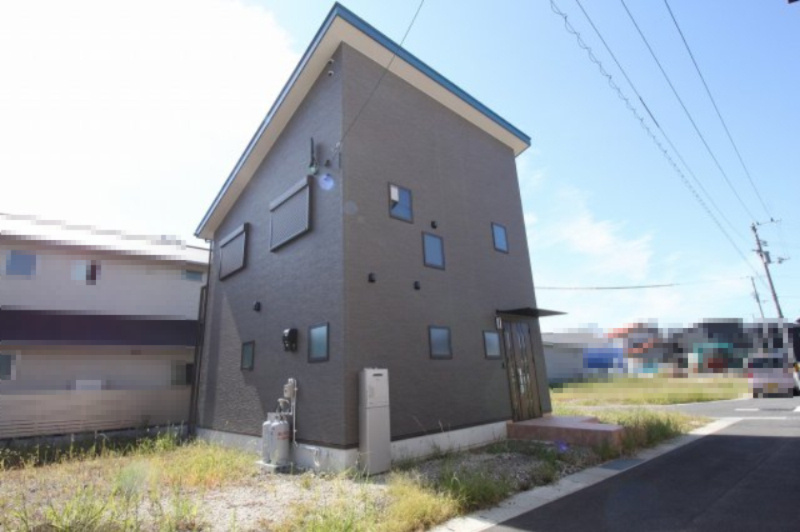 中須賀町　中古戸建（未入居物件）の外観