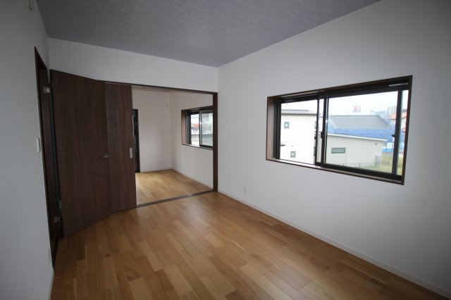 中須賀町　中古戸建（未入居物件）の洋室|2Ｆ　北西の部屋　6.8帖