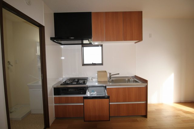 中須賀町　中古戸建（未入居物件）のキッチン|ＬＤＫ　7.9帖　食器洗浄乾燥機