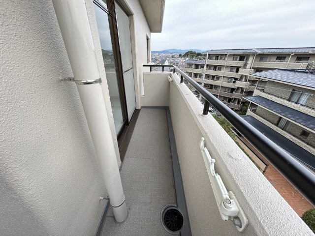 ◆室内リフォーム済み◆４階角住戸で陽当たり・通風・眺望良好◆阪急「松尾大社」駅徒歩９分◆グレース嵐山のバルコニー|バルコニー