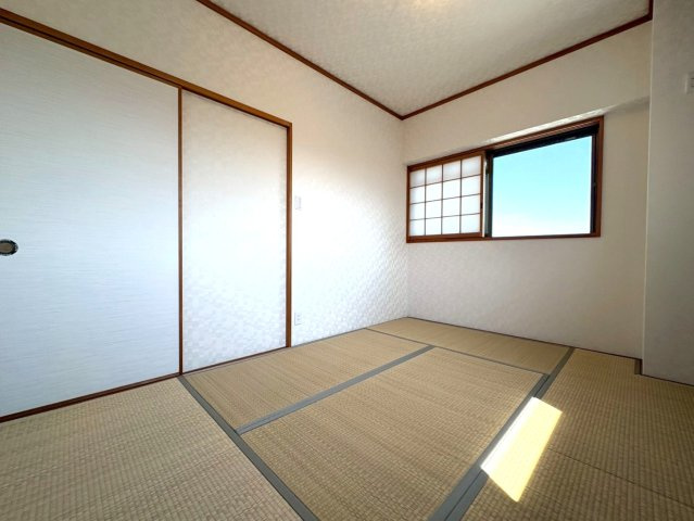 ◆室内リフォーム済み◆４階角住戸で陽当たり・通風・眺望良好◆阪急「松尾大社」駅徒歩９分◆グレース嵐山の和室|和室