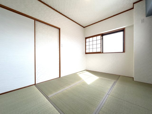 ◆室内リフォーム済み◆４階角住戸で陽当たり・通風・眺望良好◆阪急「松尾大社」駅徒歩９分◆グレース嵐山の和室|和室