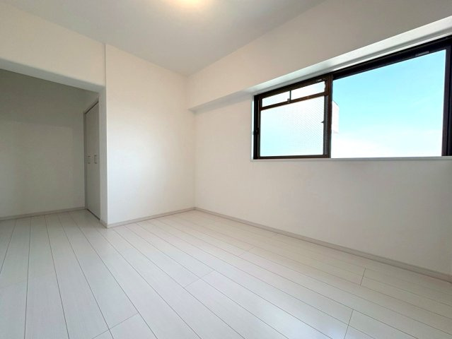 ◆室内リフォーム済み◆４階角住戸で陽当たり・通風・眺望良好◆阪急「松尾大社」駅徒歩９分◆グレース嵐山の洋室|洋室