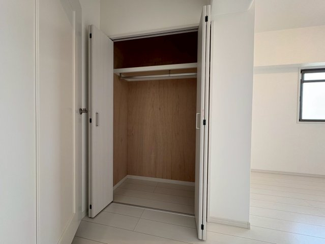 ◆室内リフォーム済み◆４階角住戸で陽当たり・通風・眺望良好◆阪急「松尾大社」駅徒歩９分◆グレース嵐山の洋室|洋室