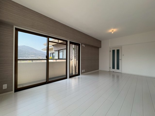 ◆室内リフォーム済み◆４階角住戸で陽当たり・通風・眺望良好◆阪急「松尾大社」駅徒歩９分◆グレース嵐山