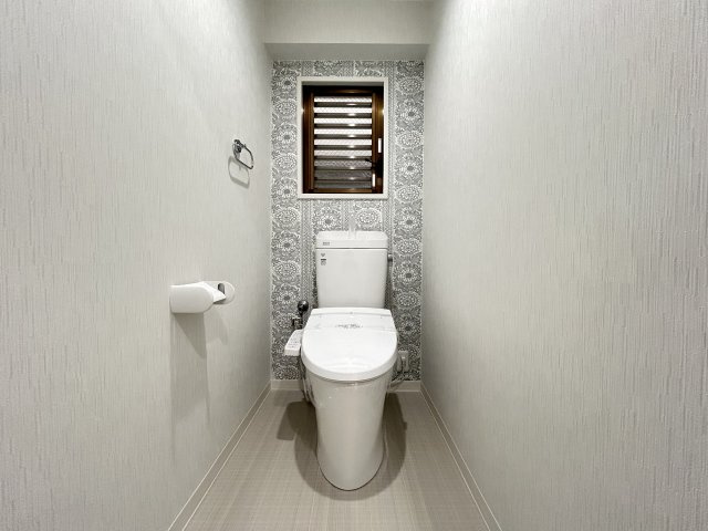 ◆室内リフォーム済み◆４階角住戸で陽当たり・通風・眺望良好◆阪急「松尾大社」駅徒歩９分◆グレース嵐山のトイレ|トイレ