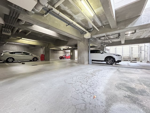 ◆室内リフォーム済み◆４階角住戸で陽当たり・通風・眺望良好◆阪急「松尾大社」駅徒歩９分◆グレース嵐山の駐車場|駐車場